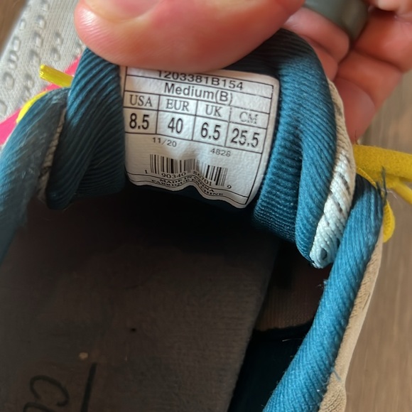 Brooks - Picture 2 of 2